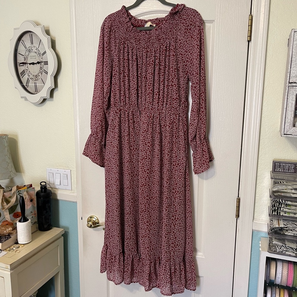 Mimi & Daphne Woman’s Dress.  Size Large.